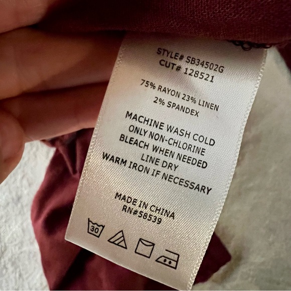 Kut from the Kloth linen blend pants 16w - Picture 9 of 10